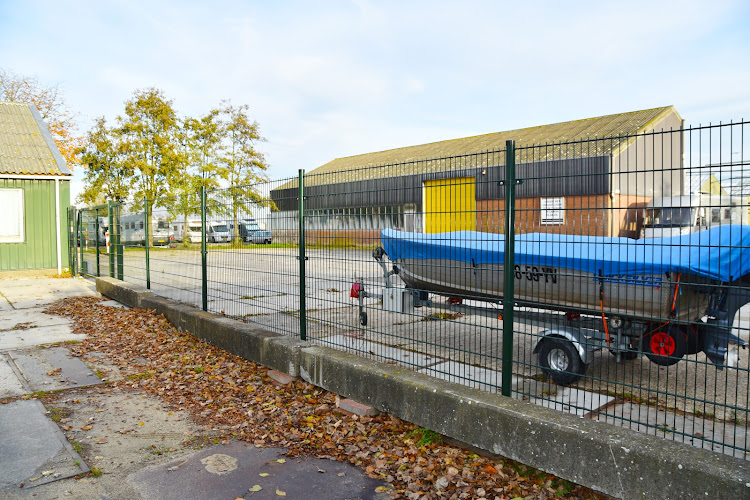 Caravanstalling Nieuw-Vennep - Wij stallen met goede zorg uw camper